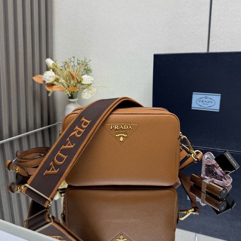 Prada Kleine Schultertasche aus Leder-Caramel