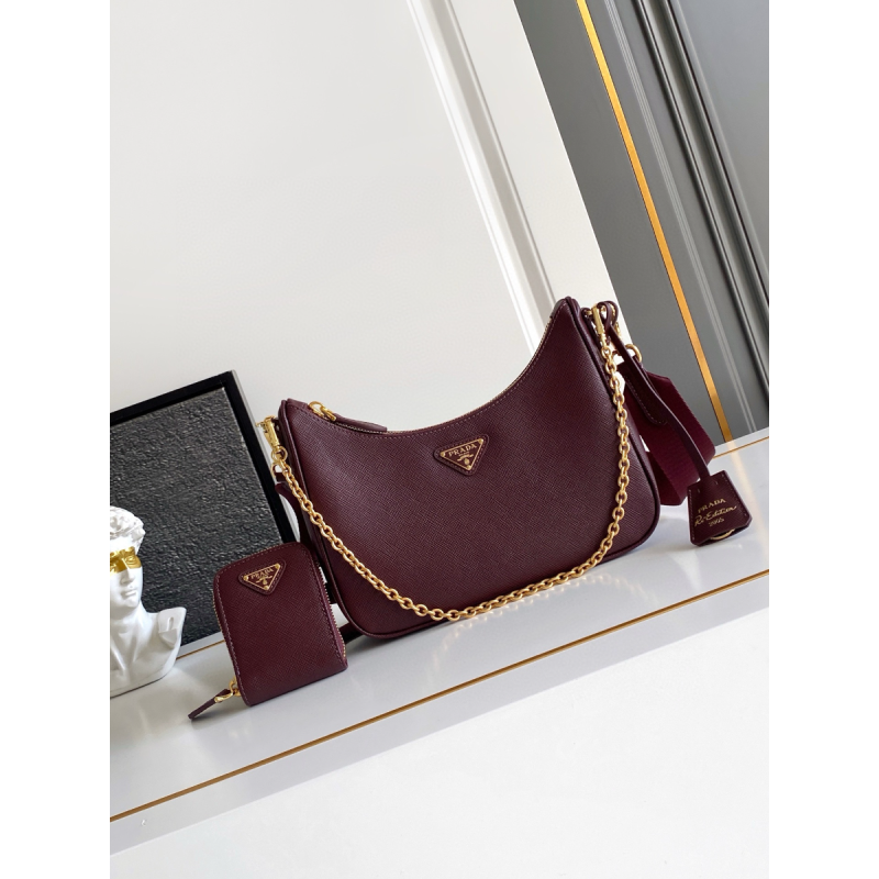 Prada Re-Edition 2005 Tasche aus Saffiano-Leder-Burgundy