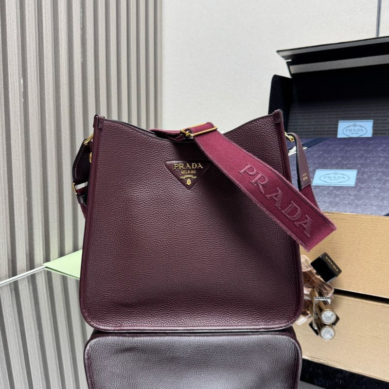 Prada Mittelgroße Tasche aus Leder-Burgundy