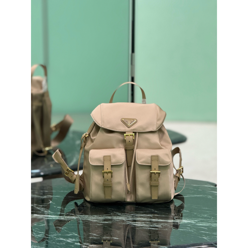 Prada Re-Edition 1978 Kleiner Rucksack aus Re-Nylon-Desert