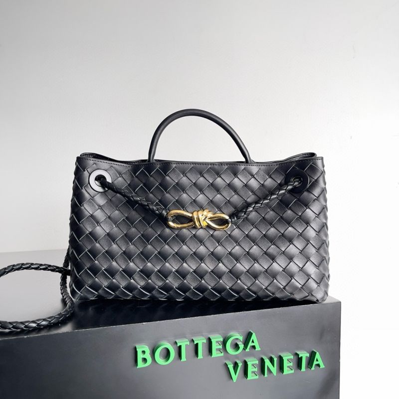 Bottega Veneta East-West Andiamo-Black