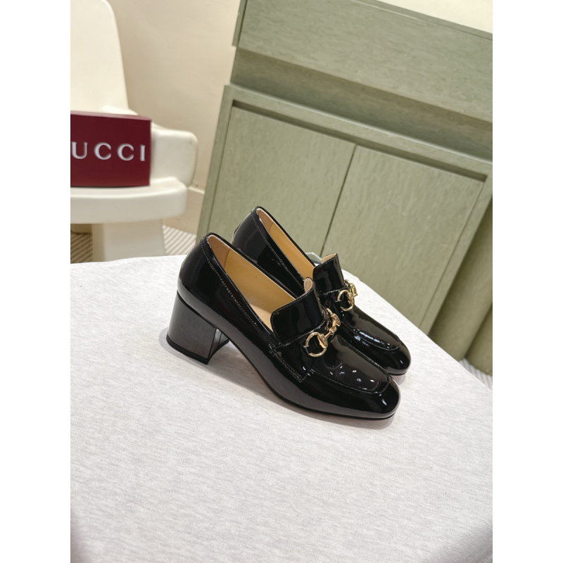 Damenpumps im Loafer-Stil mit Horsebit